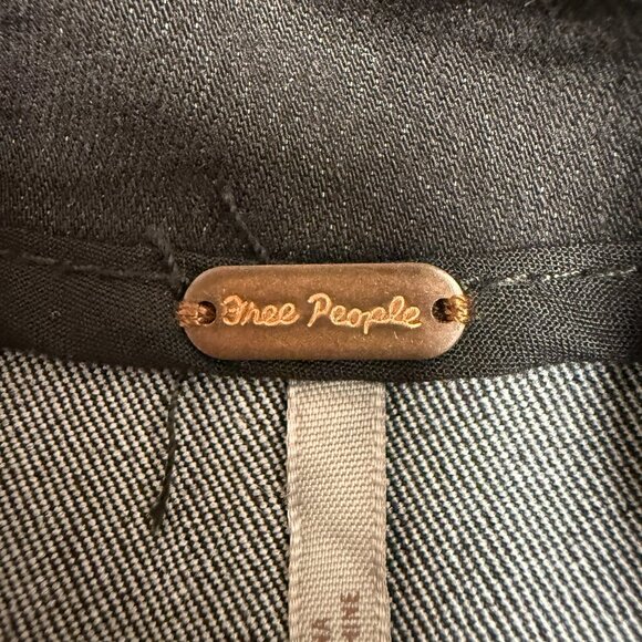 EUC Women's FREE PEOPLE Denim Stretch Mini Skirt Black | Size 6 - Picture 6 of 9